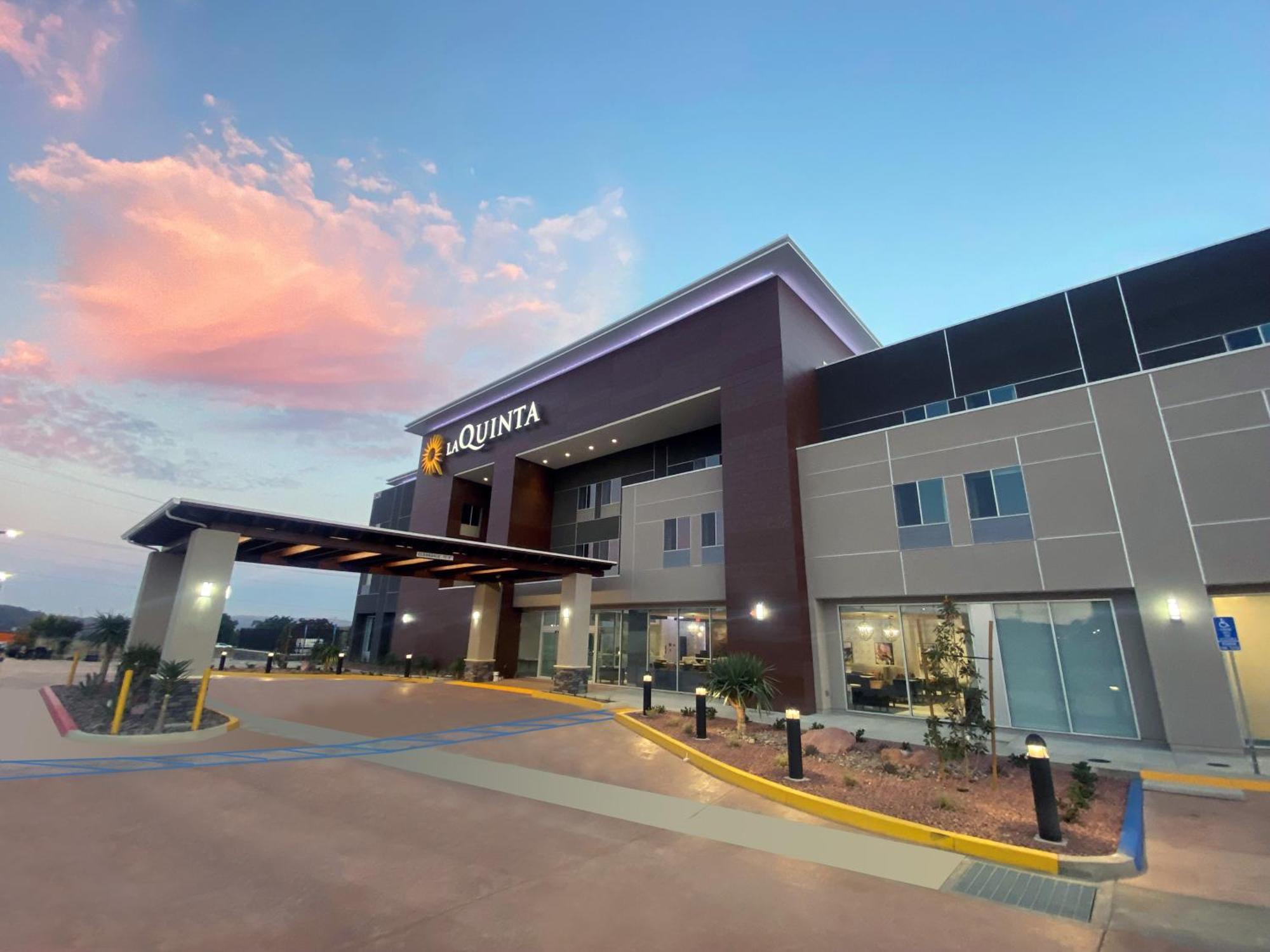 La Quinta Inn & Suites By Wyndham Yucaipa Extérieur photo